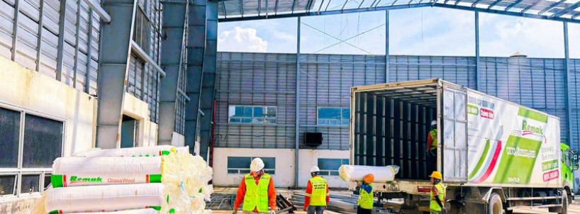 Tầm quan trọng của giải pháp cách nhiệt mái nhà xưởng trong công trình công nghiệp hiện đại