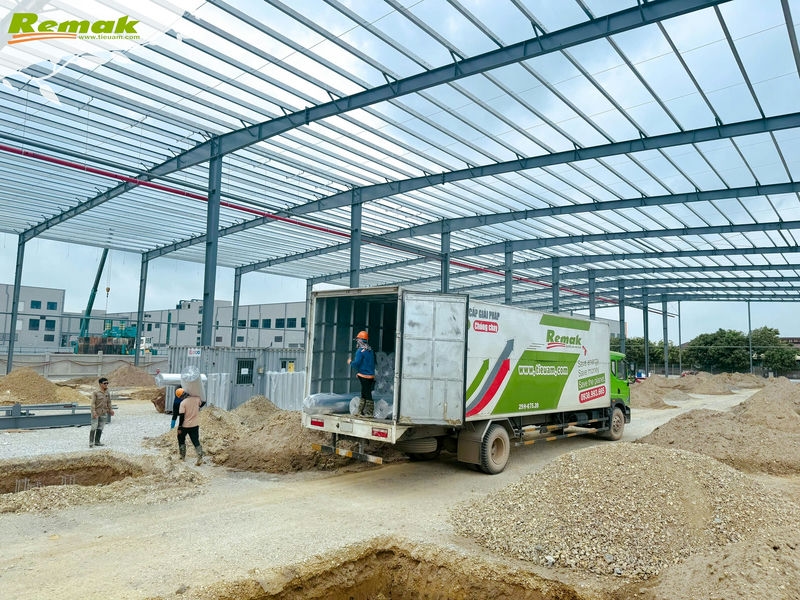 mua-vat-lieu-cach-nhiet-mai-ton-nha-xuong